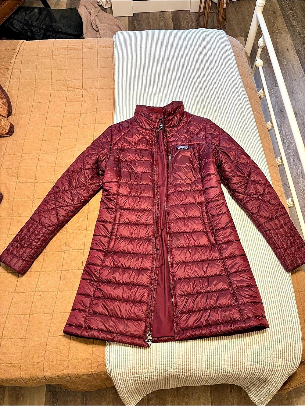 Patagonia Down With It Parka Women's Quilted Puffer in Burgundy M